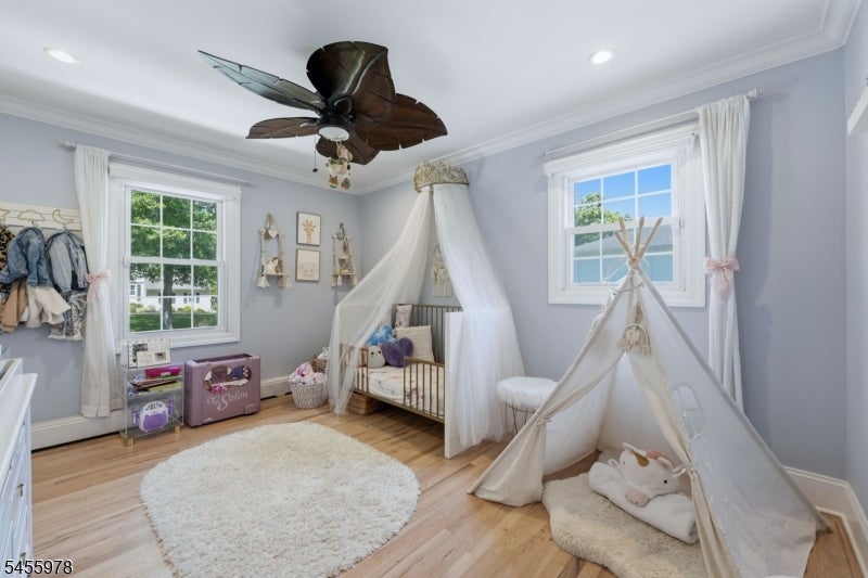 6 Dahl Dr