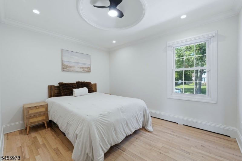 6 Dahl Dr