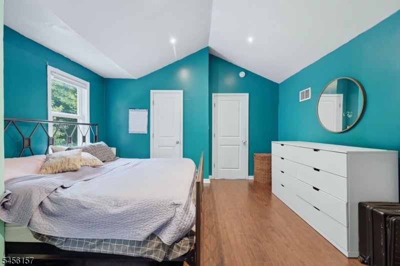 246 W 19Th Ave