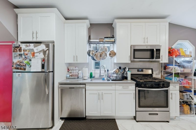 246 W 19Th Ave