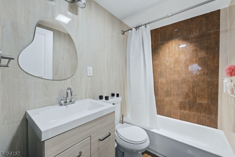 246 W 19Th Ave