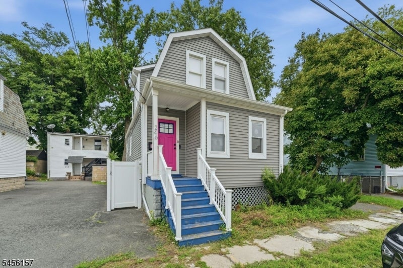 246 W 19Th Ave
