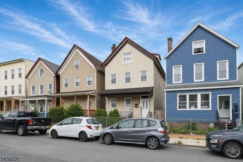 220 Inslee Pl