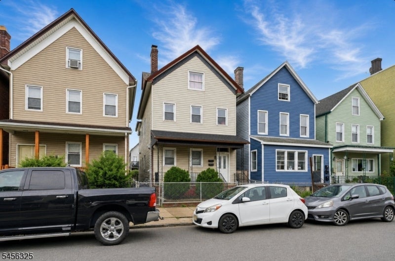 220 Inslee Pl
