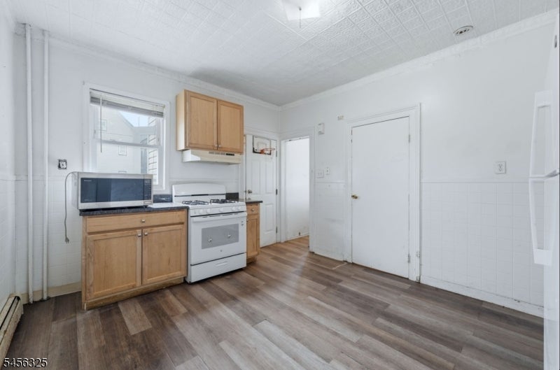 220 Inslee Pl