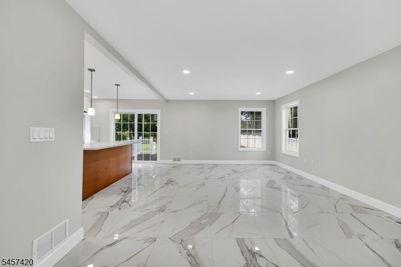 283 S Michigan Ave A