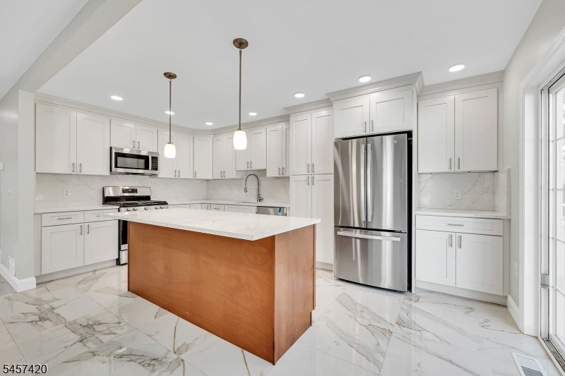 283 S Michigan Ave A