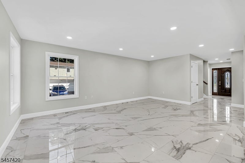 283 S Michigan Ave A