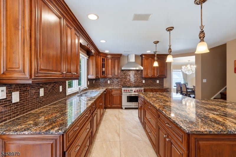 3 Alexandria Dr