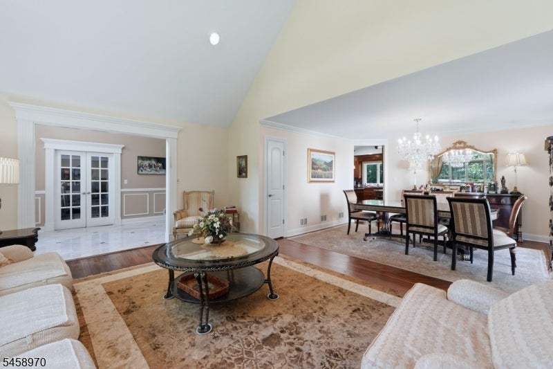 3 Alexandria Dr