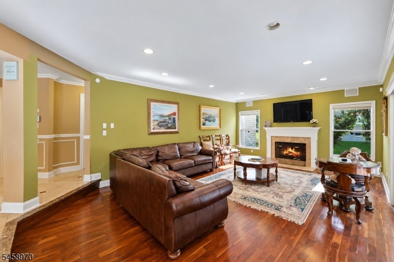3 Alexandria Dr