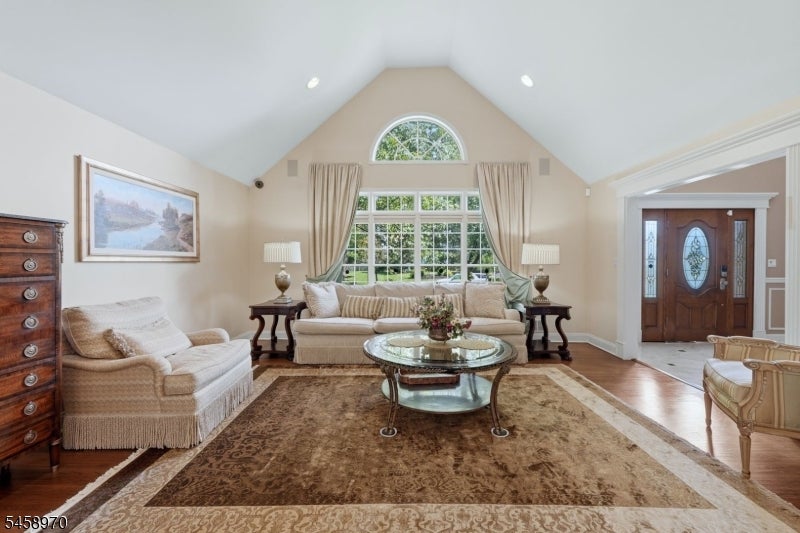 3 Alexandria Dr