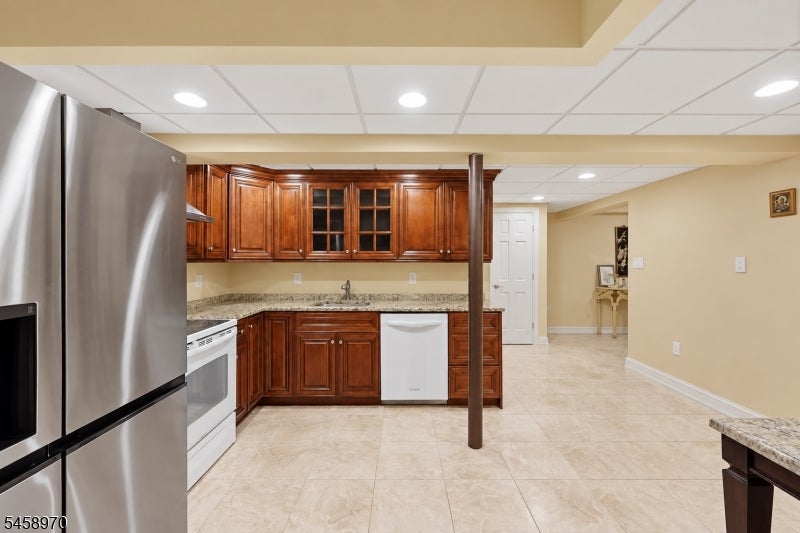 3 Alexandria Dr