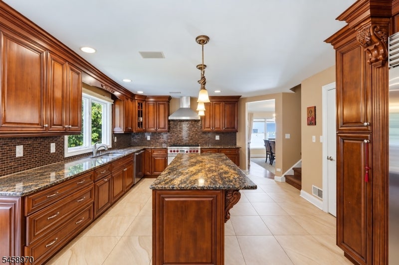 3 Alexandria Dr