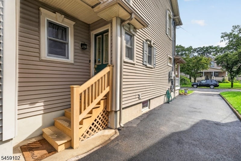 26 3rd Ave