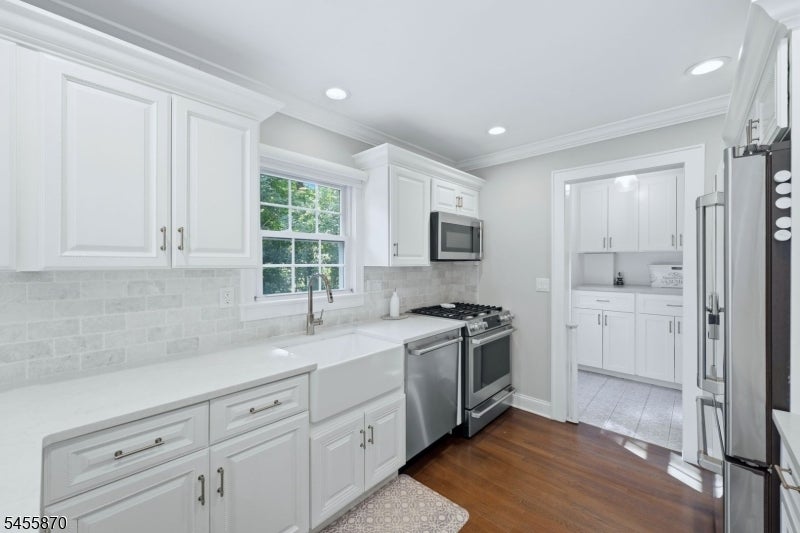 11 Tallwood Ct