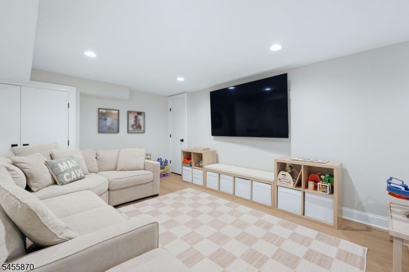 11 Tallwood Ct