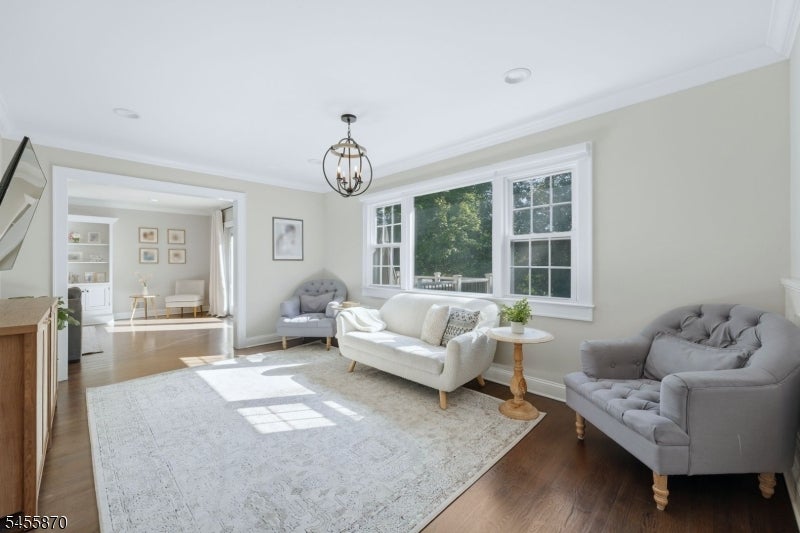 11 Tallwood Ct