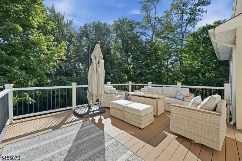 11 Tallwood Ct