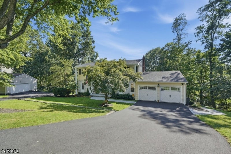 11 Tallwood Ct