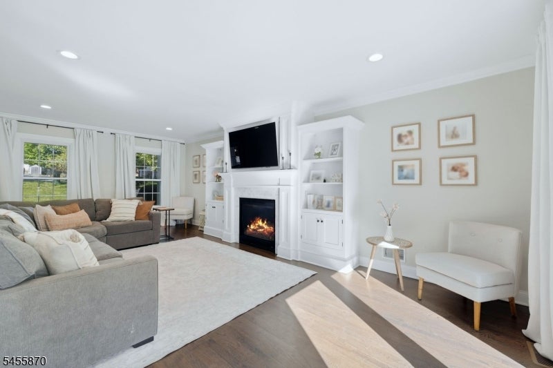 11 Tallwood Ct