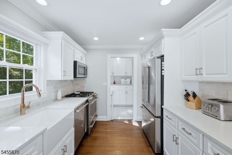 11 Tallwood Ct