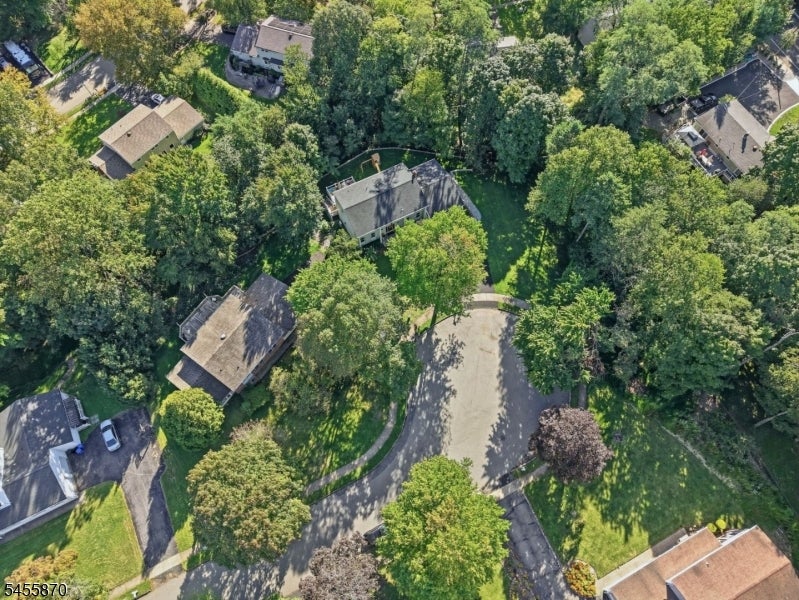 11 Tallwood Ct