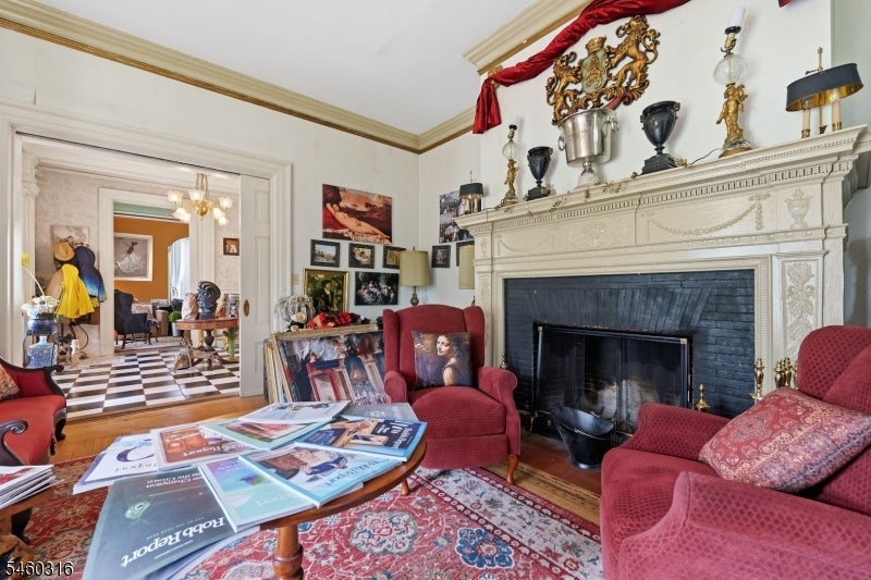 922 Central Ave