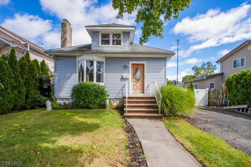 8A Pallant Ave