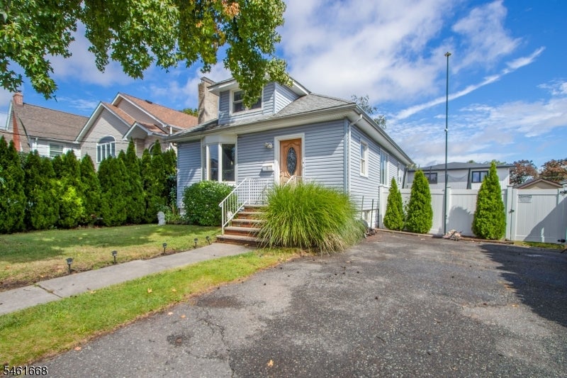8A Pallant Ave