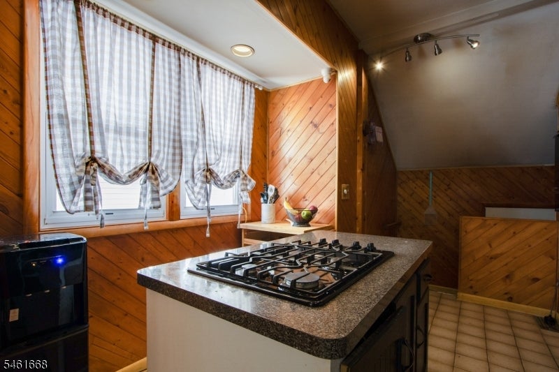 8A Pallant Ave