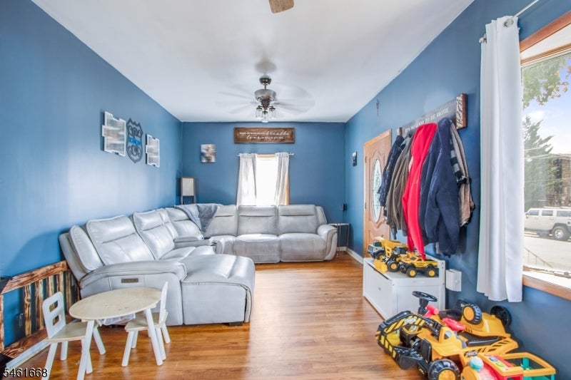8A Pallant Ave