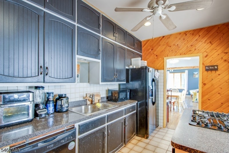 8A Pallant Ave