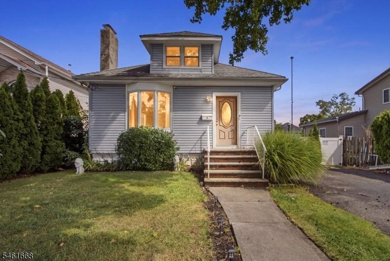 8A Pallant Ave