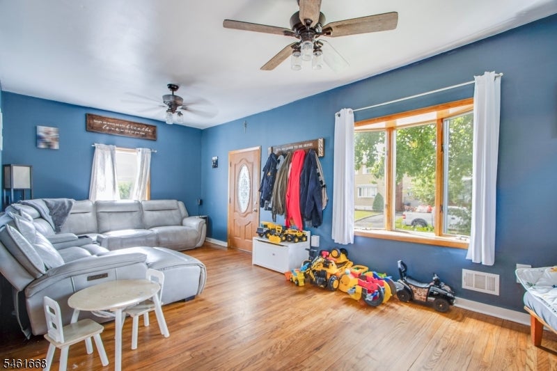 8A Pallant Ave