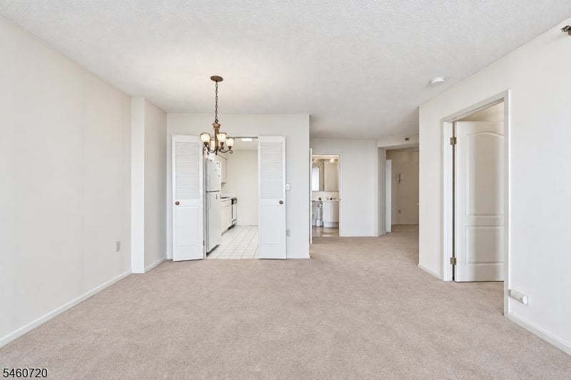 10 SMITH MANOR BLVD 607
