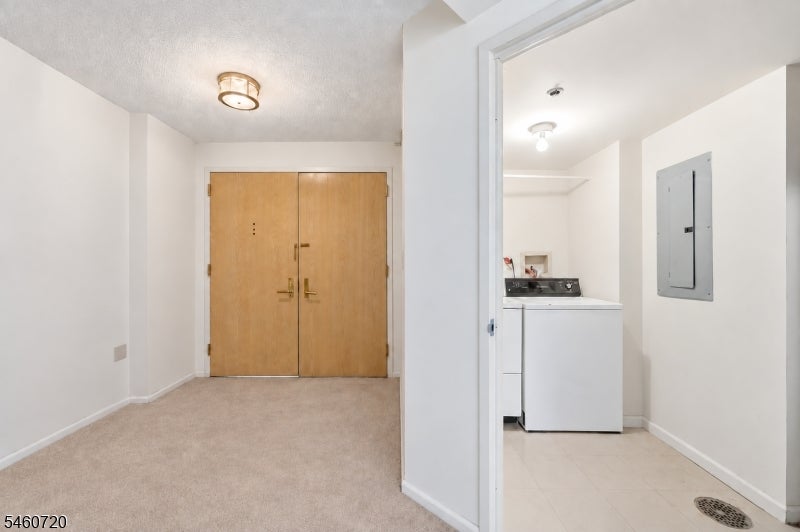 10 SMITH MANOR BLVD 607