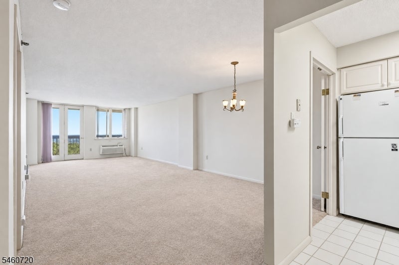10 SMITH MANOR BLVD 607