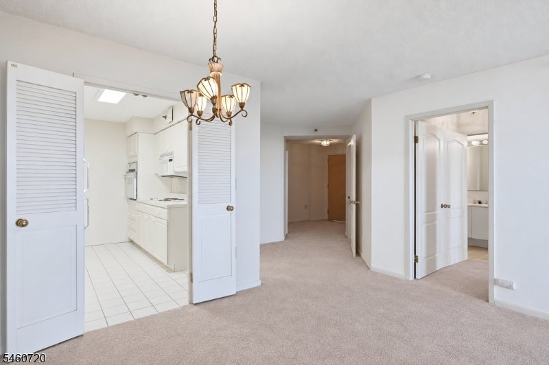 10 SMITH MANOR BLVD 607