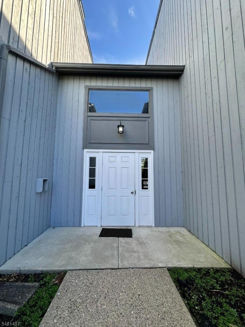206 Drake Ln