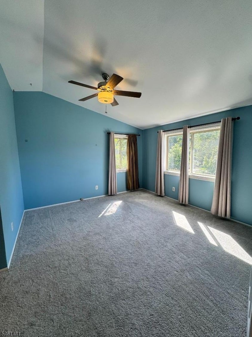 206 Drake Ln