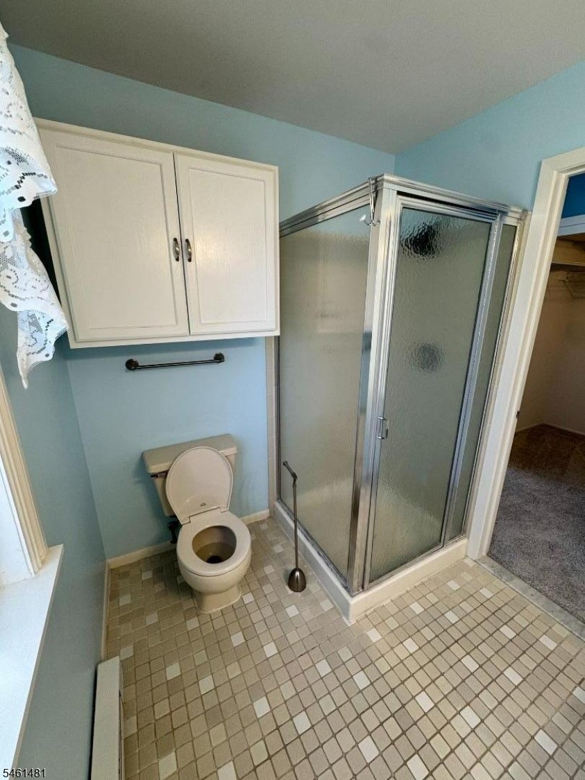 206 Drake Ln