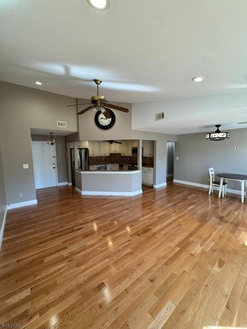 206 Drake Ln