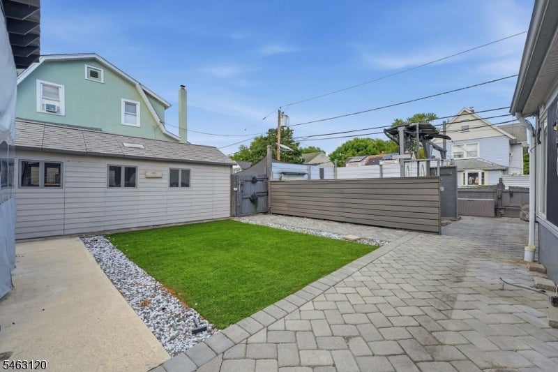 107 Palisade Ave