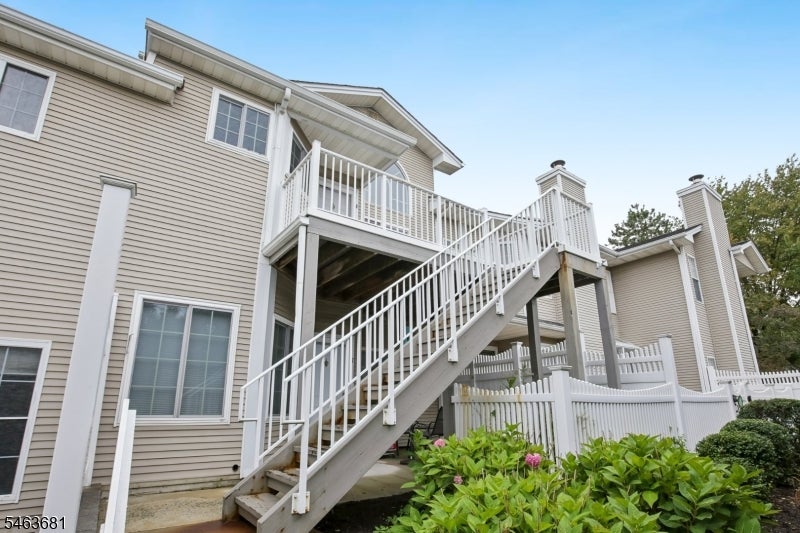 8 Bentley Court