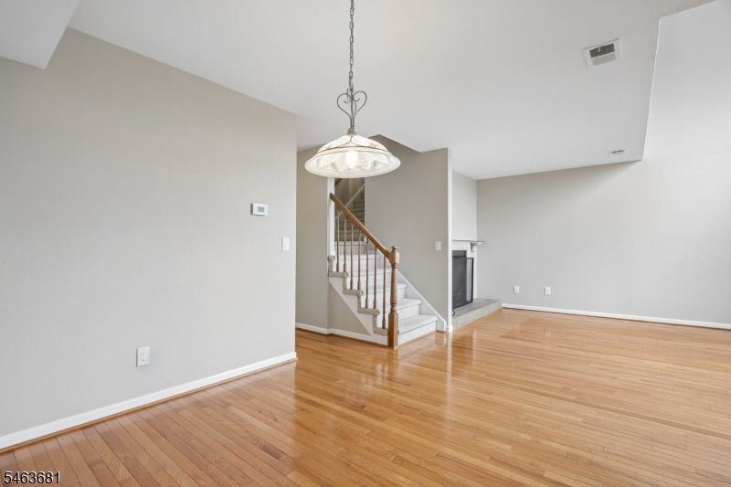 8 Bentley Court