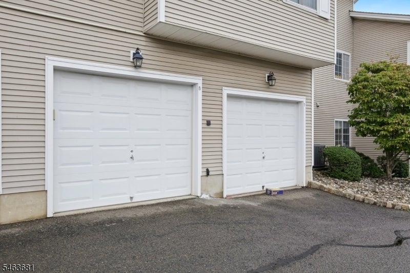 8 Bentley Court