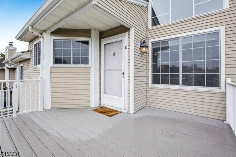 8 Bentley Court