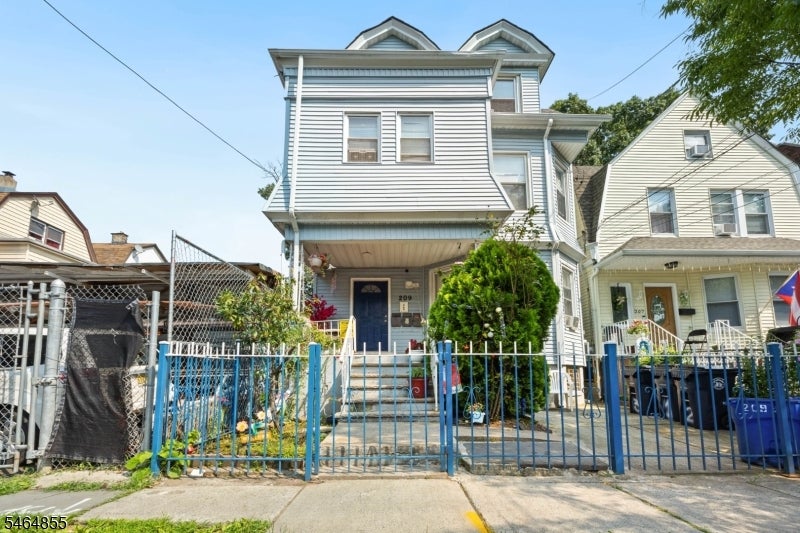 209 N 11Th St 3