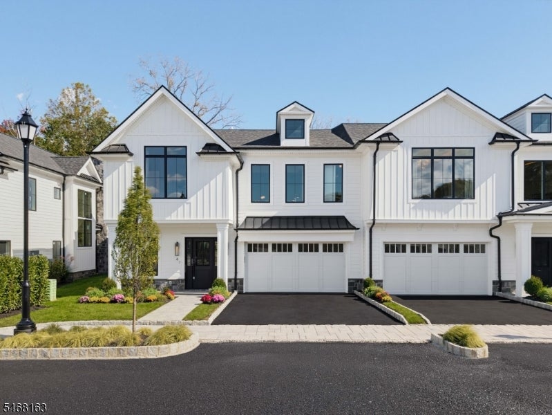 16 Paris Ave 9